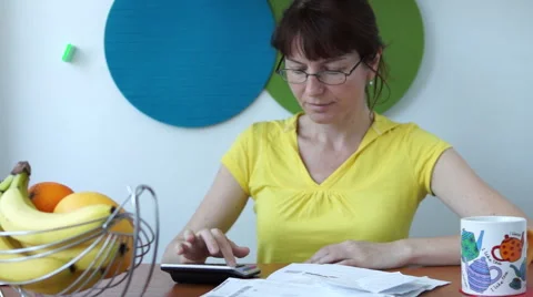 Calculating Bills , Unsatisfactory Results, Almost Extreme Gesture Vídeo Stock 50603059