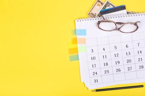 Calendar 2020  on solid yellow background with copy space, business meeting s Foto stock