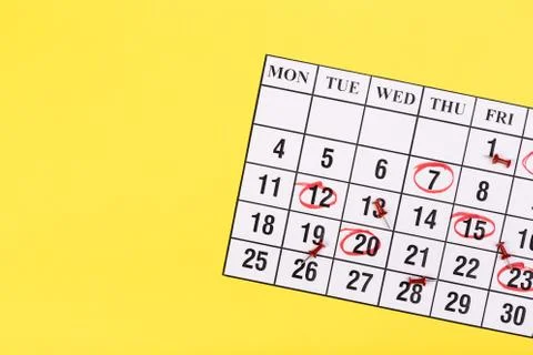 Calendar 2020  on solid yellow background with copy space, business meeting s Foto stock