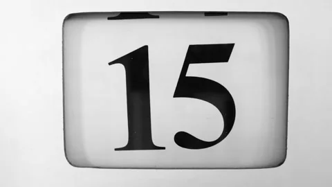 Calendar advancing from 15th to 16th Stock Footage 244212461