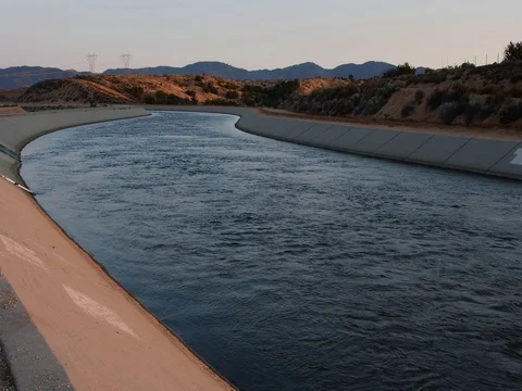 The California aqueduct 스톡 동영상 78196563