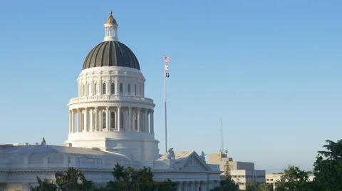 California capitol building, Sacramento (pan and zoom) Stock Footage