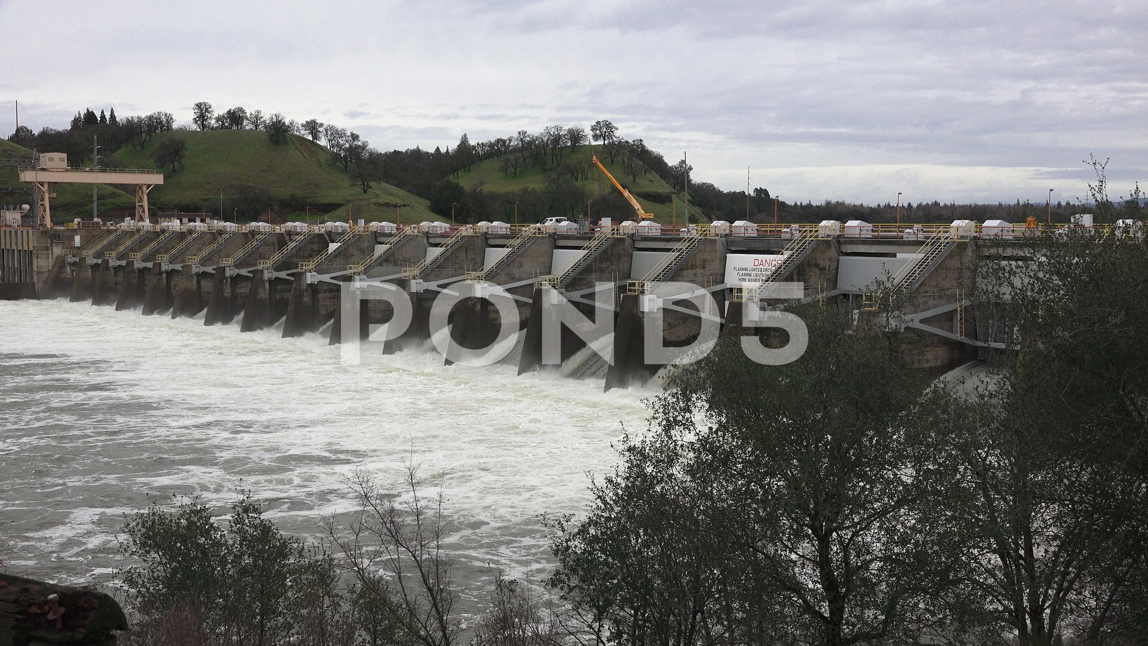 CALIFORNIA rain, Flood gate open a the Nimbus Dam in Sacramento, Calif., image size:3840x2160