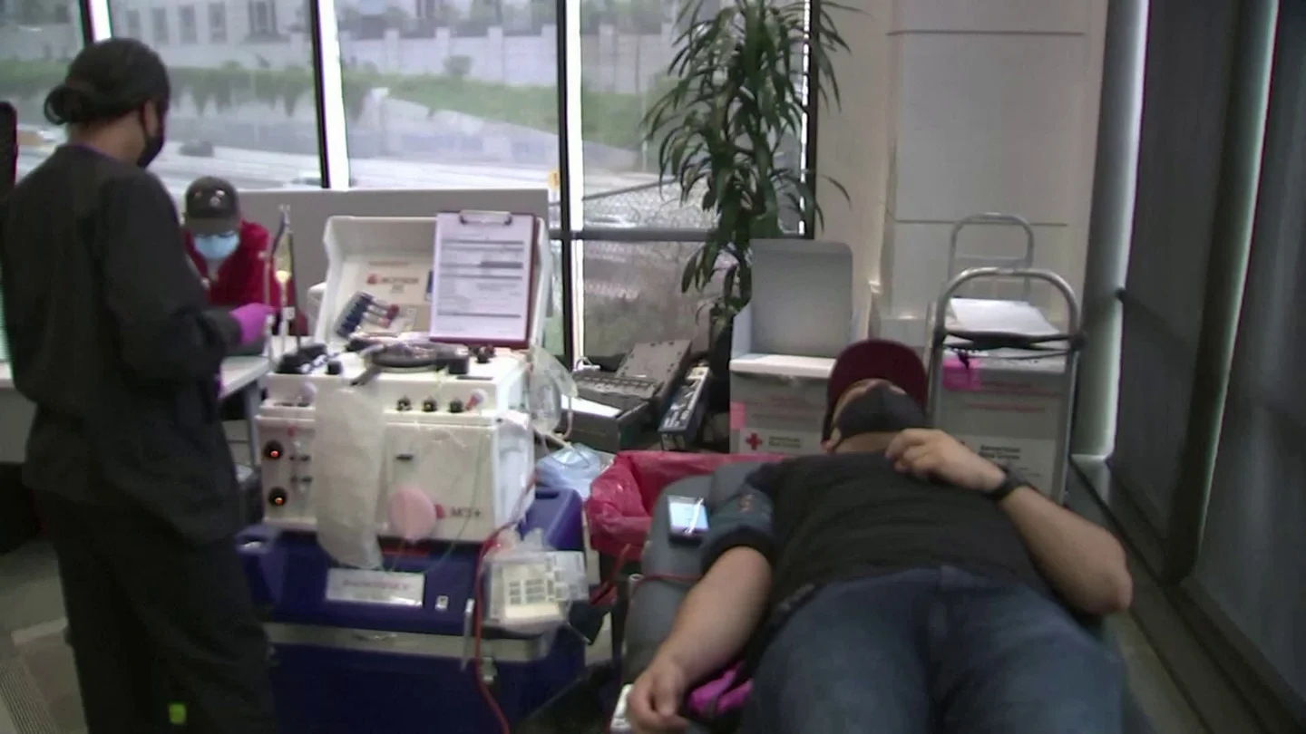 Californians Give Blood As Hospitals Face Shortages Due To Coronavirus Stock Footage