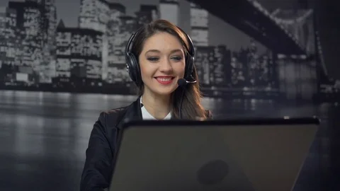 Call Center Operator 動画素材 70096977