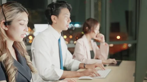 Call center to provide customer service 24 hours a day 스톡 동영상 254807095