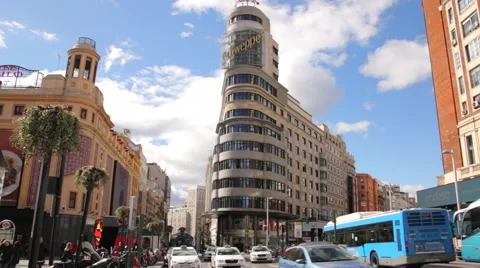 Callao Square and Schweppes building on the Gran Via in Madrid, Spain Vidéo 62361948