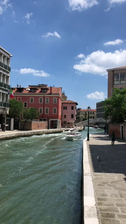 Calm and unique canal corner in a local Venice neighborhood Stock Footage 137059566