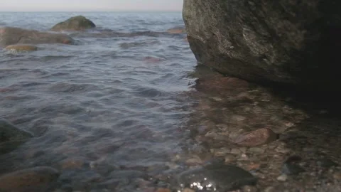 Calm on the Baltic Sea. Small waves. Vídeos de archivo 142198128