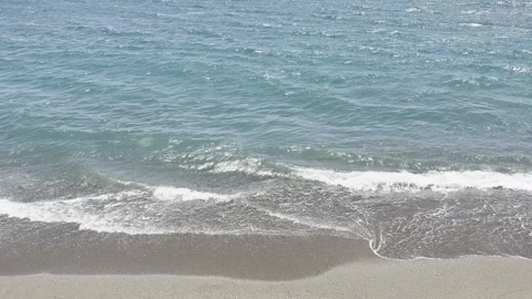 Calm Blue Sea Waves Breaking on Marbella Beach Vidéo 347673178