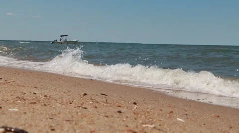 Calm Lapping Waves On The Chesapeake Bay 動画素材 57235697