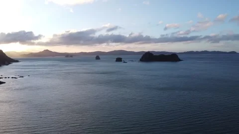 Calm Ocean and Coastal Cliffs at Hahei Beach, Aerial Panorama Stockbeeldmateriaal 337472809