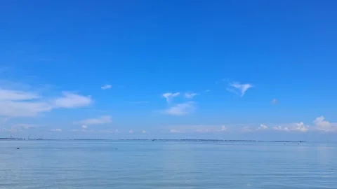 Calm Ocean Under Blue Sky Vídeo Stock 331805734