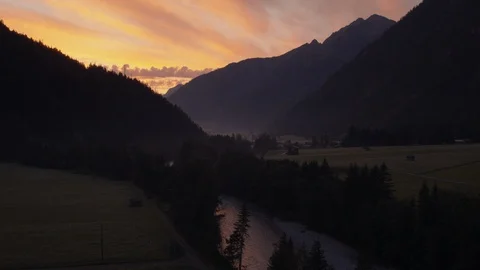 A calm river just before sunrise Stock-Footage 101900367