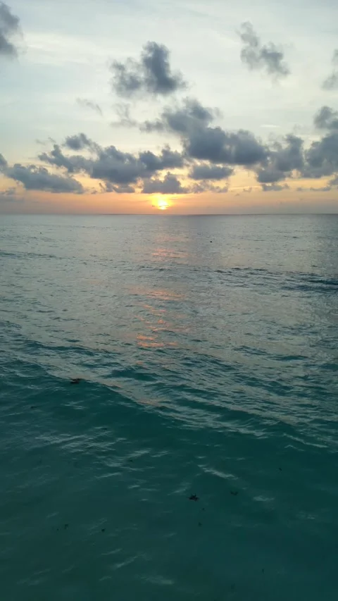 Calm sea at dawn with gentle currents and blue water 스톡 동영상 342089688