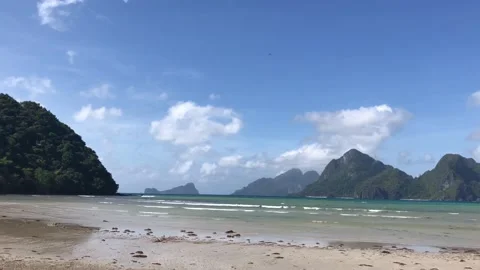 Calm waves on Las Cabanas Beach in El Nido, Palawan Philippines Video stock 121863549