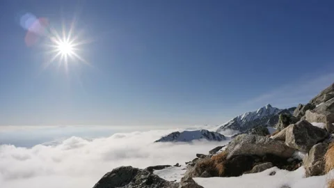 Calming timelapse from Predné Solisko peak above wavy clouds in winter Vídeo Stock 195960505