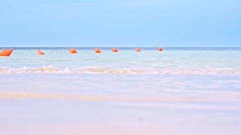Calming waves on ocean beach Stock-Footage 275553521
