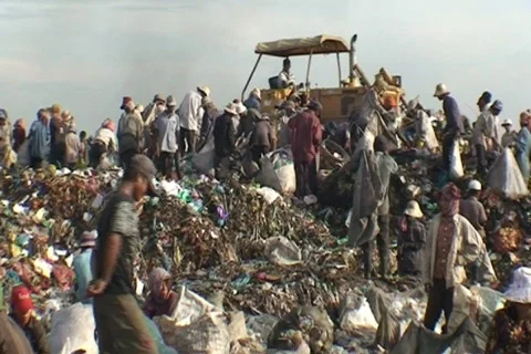 CAMBODIA-PHNOM PENH GARBAGE DUMP 7 Vidéo 271799