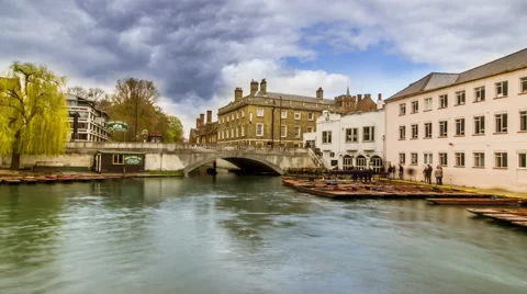 CAMBRIDGE UK - SPRING 2016: punting, tourist attractions, time-lapse Video stock 62540320