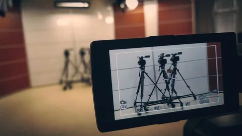 Camcorder in the studio, recorder another camcorder 4K video Vídeo Stock 86421082