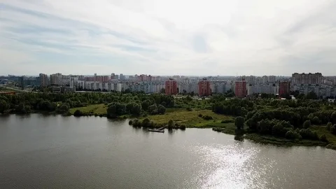 Camera approach to the pier, which is located on the river Bank 스톡 동영상 93449289