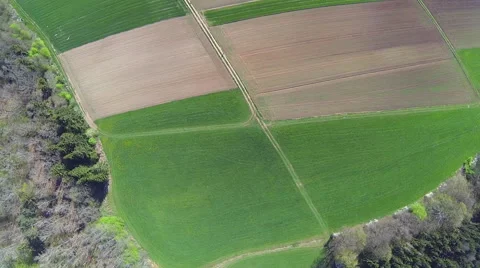 Camera approaching ground in spinning motion Vidéo 40911273