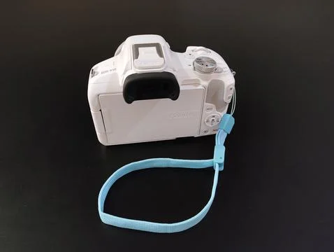Camera Canon Eos R50 in white colour Foto stock