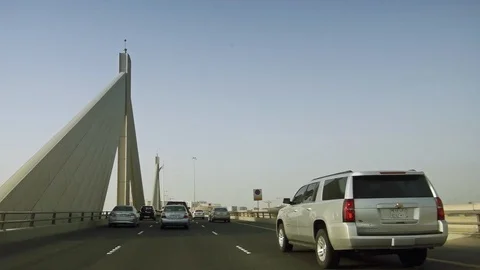 Camera car. Shaikh Isa Bin Salman Causeway. Bahrain 库存影片 87180091