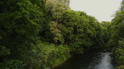 The camera distances itself along the course of the river Vilnia river in Bernar Vidéo 248860767