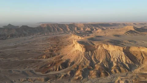 Camera drone flies over the Ledge of the World, Horimlaa, Saudi Arabia Stock Footage 172166422