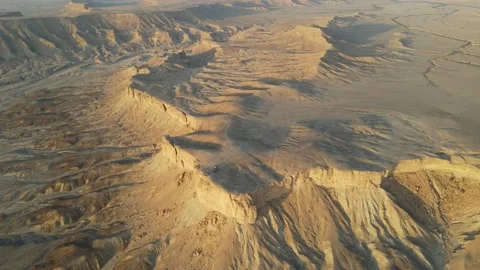 Camera drone flies over the Ledge of the World, Horimlaa, Saudi Arabia Stock Footage 172166488