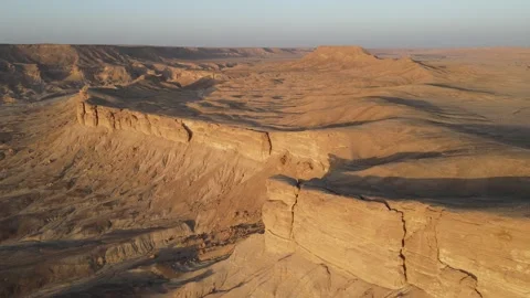 Camera drone flies over the Ledge of the World, Horimlaa, Saudi Arabia Stock Footage 172166493