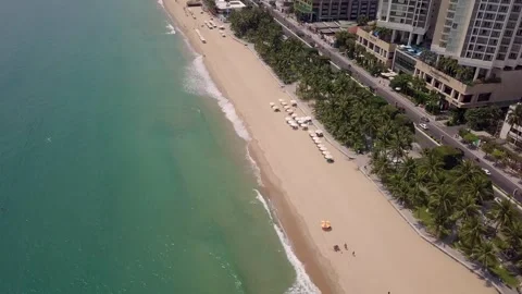 The camera flies slowly over the beach of Nha Trang Stock-Footage 275895548