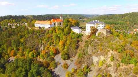 Camera flight over The Rabstejn nad Strelou in Czech Republic. Stock Footage 95766463