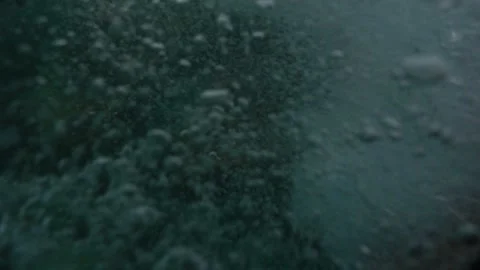 The camera is immersed under the water and over the sea in the drowning sea.  库存影片 167182102