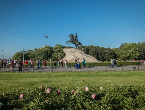 The Camera Moves On Galernaya Street And Shooting A Bronze Horseman timelaps Stock-Footage 64570341
