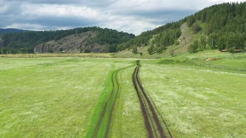 Camera moving forward above countryside road Vídeos de archivo 283296731