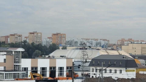 Camera pan from the rooftop of abandoned factory or plant around the industrial Vidéo 118042046