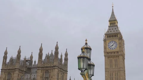 Camera panning showing Big ben and Street lamp Stock Footage 289012948