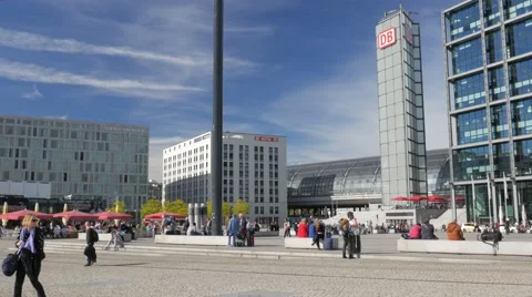 Camera pans to the Berlin Hauptbahnhof. Stock Footage 59087842