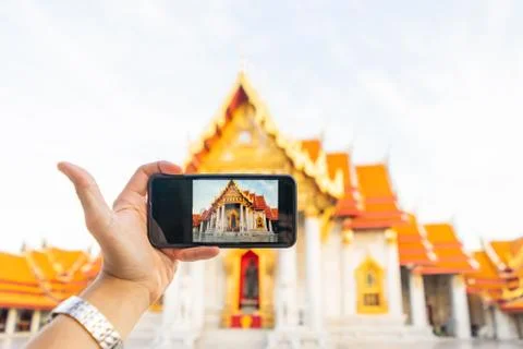 Camera phone with Thai Marble Temple (Wat Benchamabophit Dusitvanaram) in Ban Stock Photos