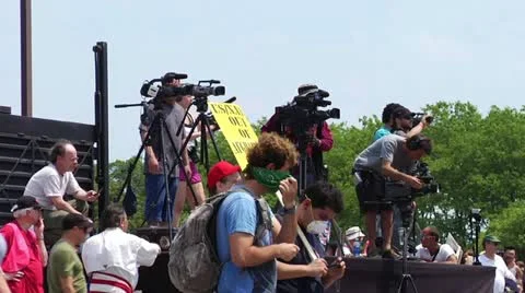 Camera Pool - NATO Protest Chicago 2012 스톡 동영상 11135538