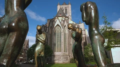 Camera rises past De Fontein der Geknielden Stock Footage 90072919