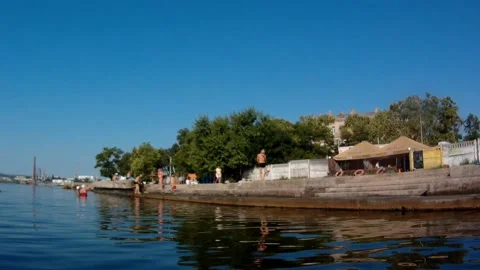 The camera is in the sea and the camera dives under the water. Sea. Sea bottom. 스톡 동영상 159094913