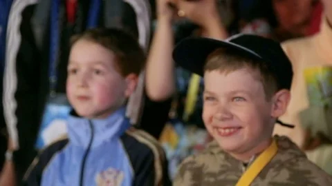 Camera Shows Boys Looking at Amazing Scientific Experiments Видео 78137998