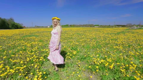 Camera spinning around blond lady. 動画素材 49822121