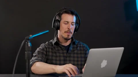Camera view of young man doing video tutorial podcast review for social media Vídeos de archivo 234891481