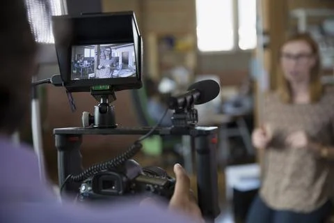 Cameraman filming tutorial Foto stock