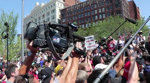Cameraman at Protest Vídeos de archivo 65201144